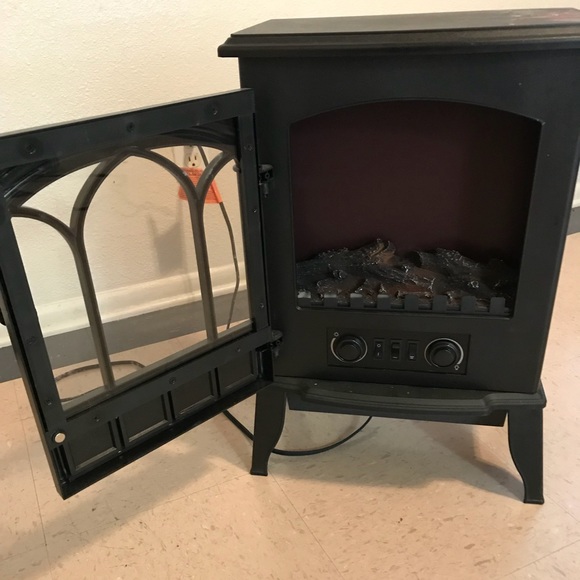 Fireplace - Picture 3 of 3